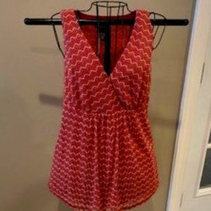NEW YORK & COMPANY SZ. M MAROON SLEEVELESS